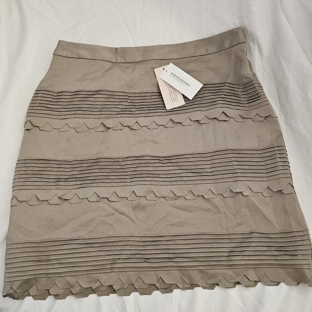 Banana Republic Beige Textured Skirt